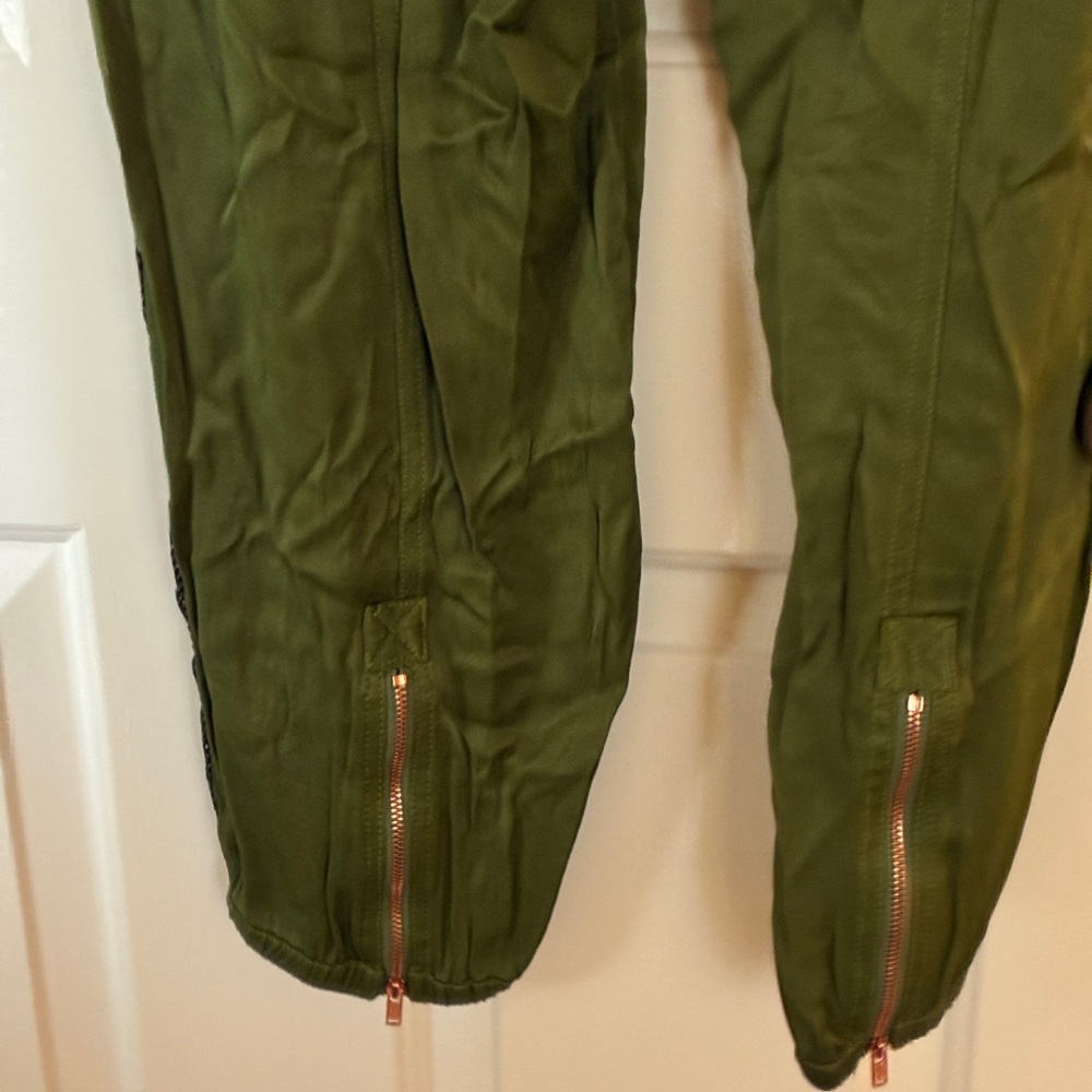 Anthropologie Diandra Pleated Joggers Green Pants Sz. 10Tall - Picture 15 of 16